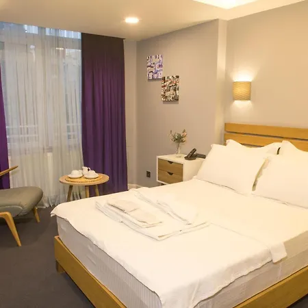 Mephisto Apartman *
